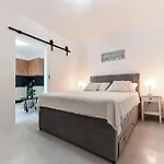 Adrian Apartment *