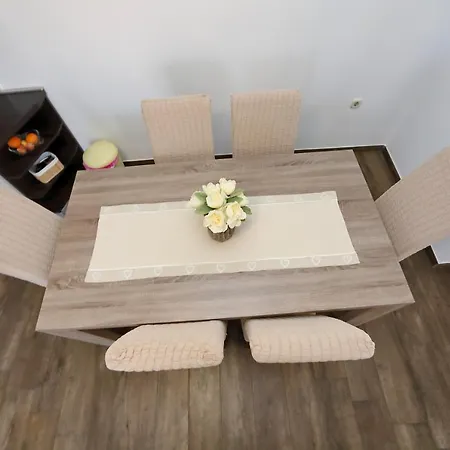 Adrian Apartman