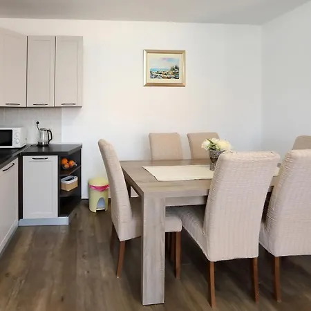 Apartman Adrian