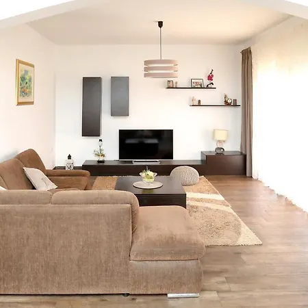 Adrian Apartman *