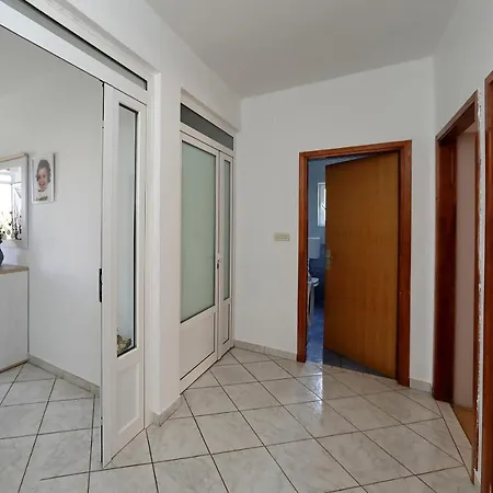 Adrian Apartment *
