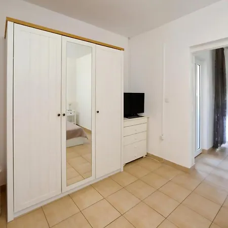Adrian Apartman *