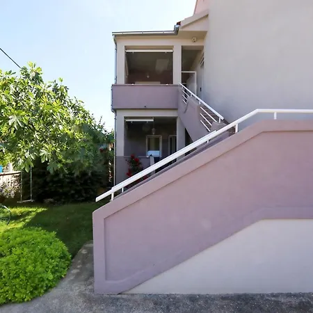 아파트 Adrian 비빈제