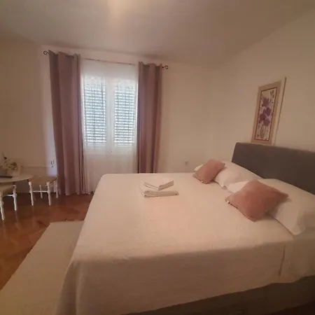 Adrian Apartman *