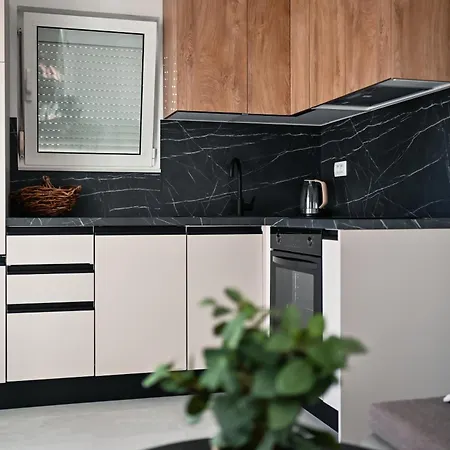 Adrian Apartman