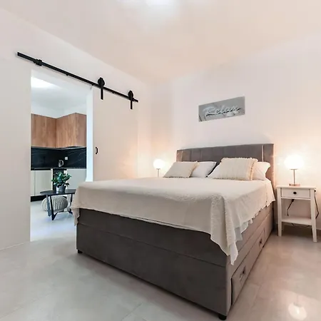 Adrian Apartman *